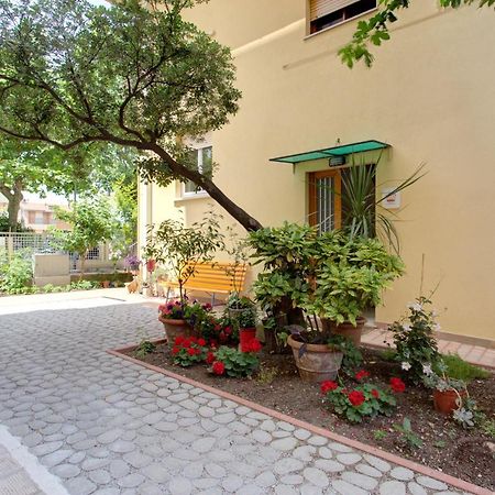 Alloggio Nella Rimini Buitenkant foto